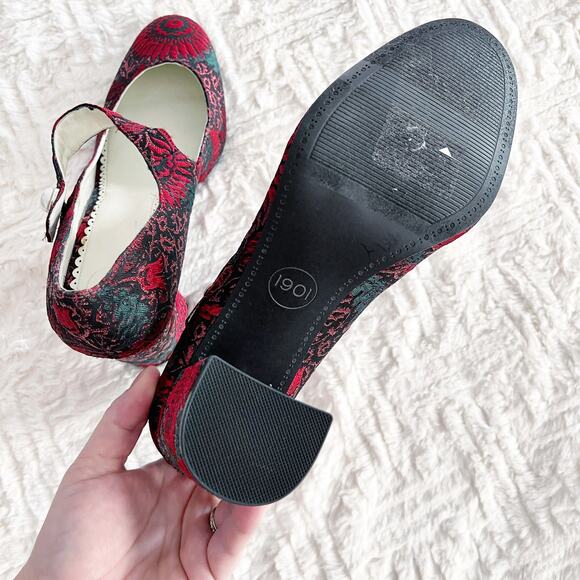 1901 Red Floral Brocade Mary Jane Heels with Pearl Detail - Picture 9 of 10